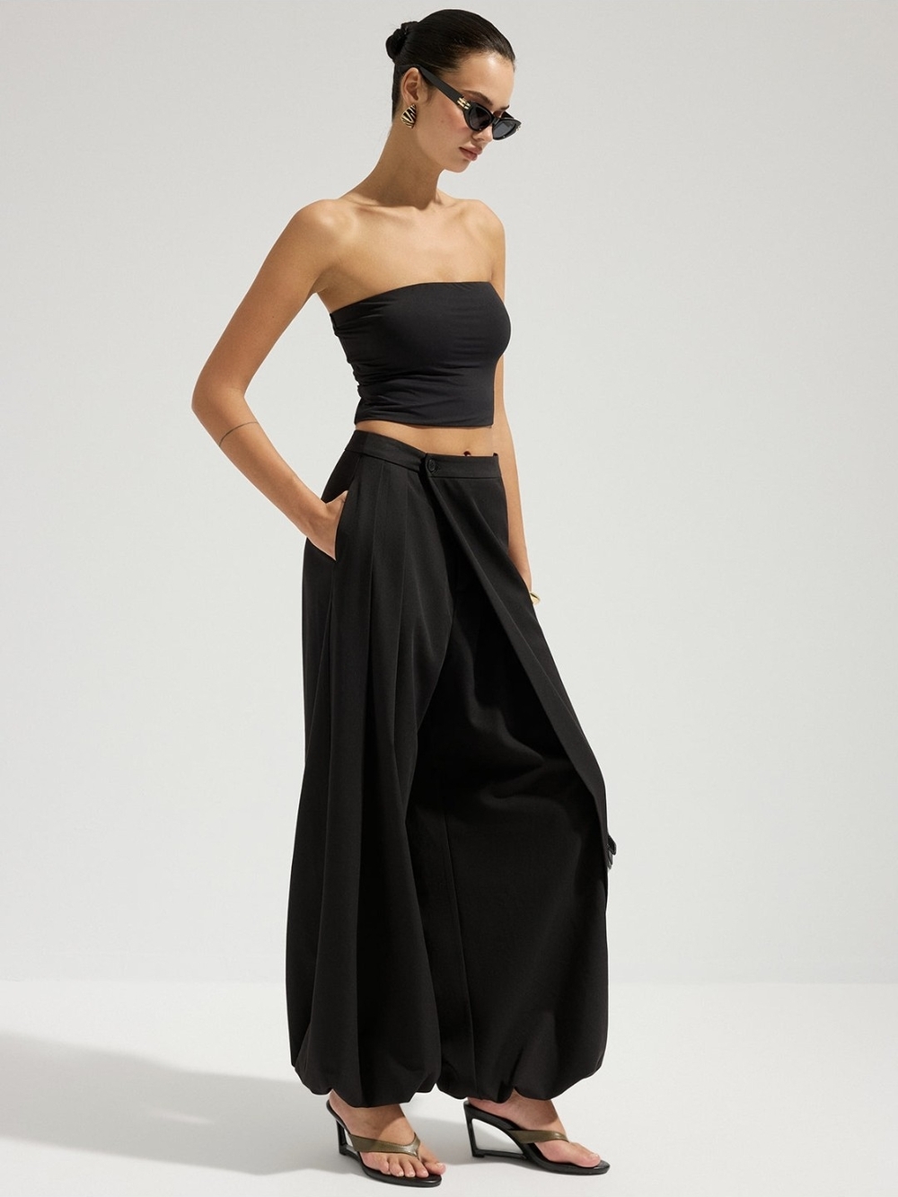 Commense Black Wide-Leg Balloon Wrap Overlay Pants - Picture 2 of 12